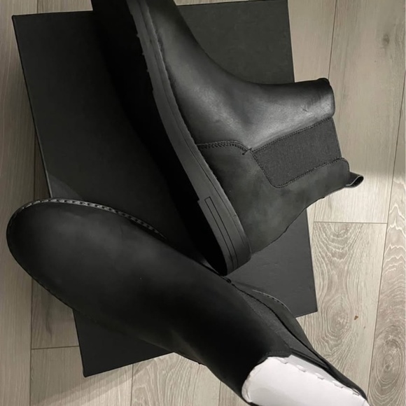 New Kenneth Cole leather boots - Picture 2 of 3
